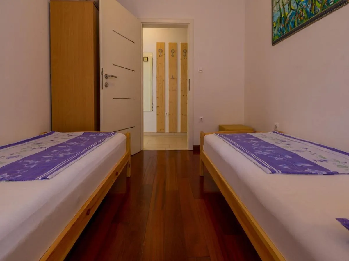 Apartment Villa Sara Dramalj